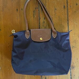 Longchamp Small Le Pluage Tote. Purple. Gently loved.